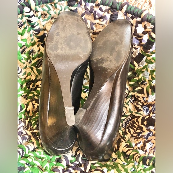 Lauren Ralph Lauren Black Leather Closed Toe Wedges - Picture 5 of 11